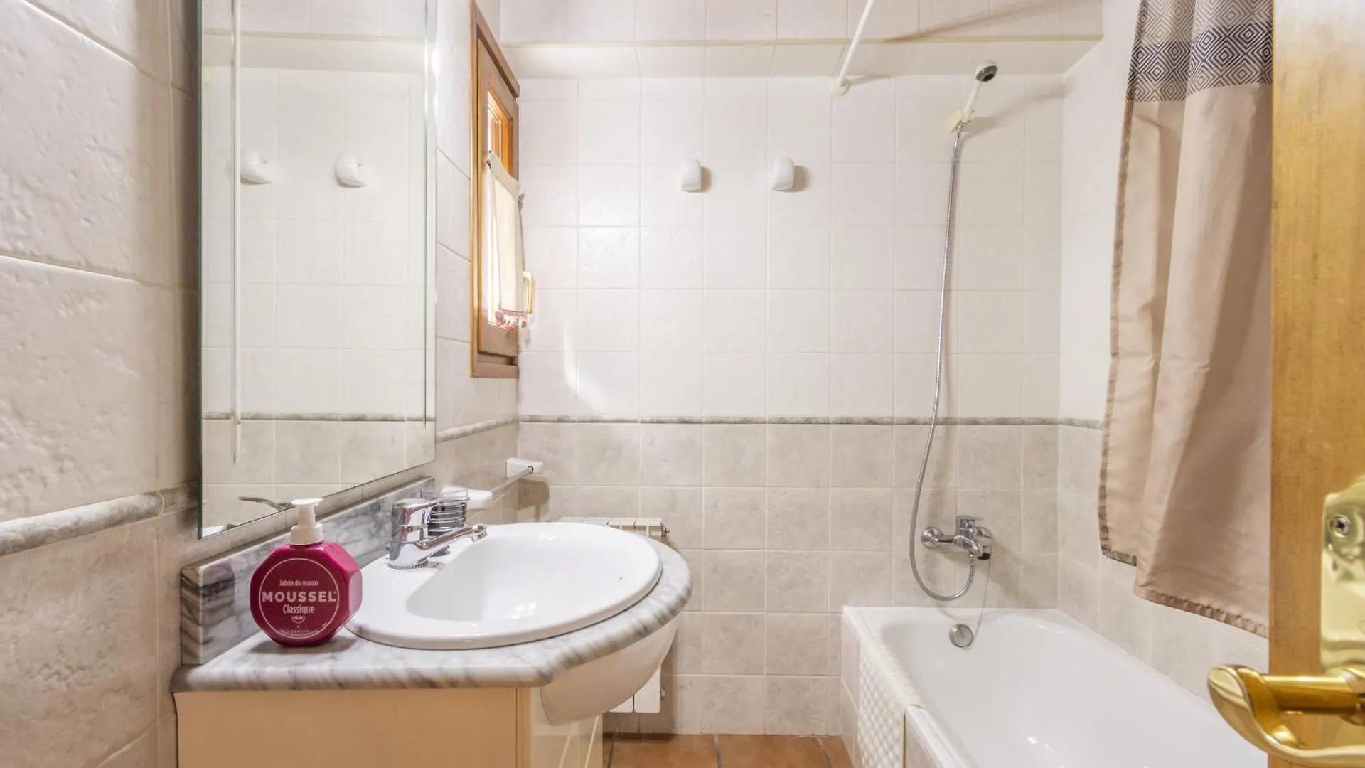 Farm stay El Raco De Cal Maro Villa Vall de Castellbo Spain